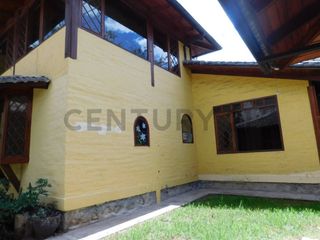 Hermosa casa de una planta en Cumbaya