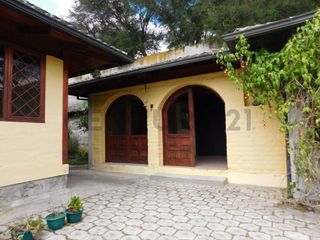 Hermosa casa de una planta en Cumbaya