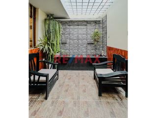 Foto 3 de 🏢✨ ¡Tu nuevo negocio te espera! ✨🏢

¿Buscas comodidad, seguridad y estilo en un solo lugar? Esta increíble casa en la V etapa de San Andrés está dis