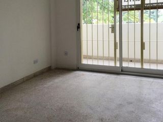 Departamento en venta - 3 dormitorios 2 baños - 85mts2 - Tolosa, La Plata