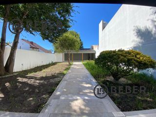 Venta casa 3 ambientes con quincho y patio, Villa Primera, Mar del Plata