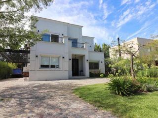 Foto 2 de Casa en venta en Nordelta Los Lagos