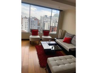 Suite amoblada, esquinera, balcón, Bellavista, Quito
