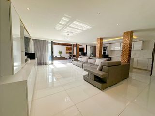 Foto 2 de Casa en Arriendo Amoblada en el Alto de Palmas