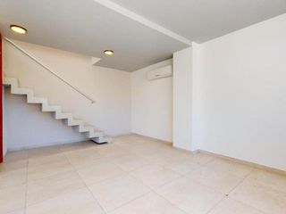 Dúplex en venta - 2 Dormitorios 2 Baños - 73Mts2 - Los Hornos, La Plata