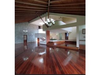 Casa de Lujo en Venta 2109 m2  Sector Carcelén Norte de Quito