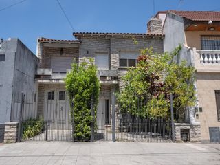 Venta Casa más galpón en venta en Avellaneda En Block