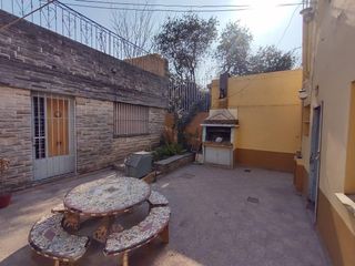 En Venta | Importante Propiedad 2 Casas, 2 Locales, Patio Interno y Terraza en Barrio La Perlita | Moreno | a Metros de Ruta 23