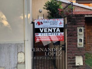 Foto 1 de Casa PH en venta en Bernal Centro