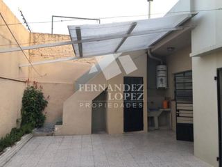 Foto 3 de Casa PH en venta en Bernal Centro