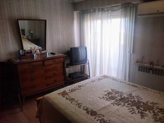 Venta Depto 4 Amb + Dependencia + Cochera