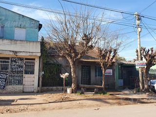 Local y Departamentos En Venta - Moreno