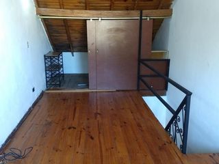 Foto 1 de Venta de triplex 4 ambientes Villa Luzuriaga