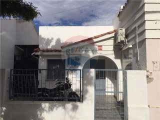 Foto 3 de Venta Casa Con Lote apto desarrollo General Roca frente a Clínica Roca