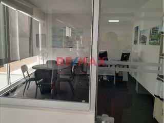 Foto 2 de Se Vende Linda, Moderna Y Amplia  Oficina En Urb. Santa Catalina, La Victoria