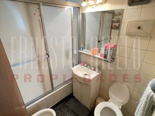 Foto 10 de VENTA CASA 3 AMB C/ COCHERA Y PATIO SOBRE 12 DE OCT. QUILMES O.