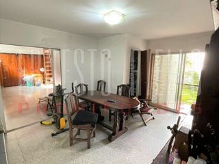 Foto 5 de VENTA CASA 3 AMB C/ COCHERA Y PATIO SOBRE 12 DE OCT. QUILMES O.