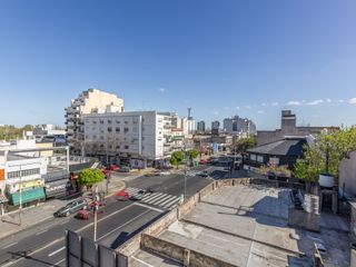 DEPARTAMENTO VENTA 2 AMB VILLA REAL REFACCIONADO