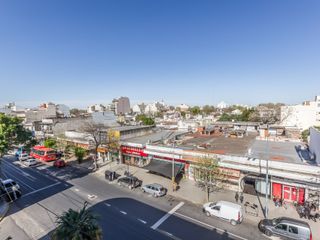 DEPARTAMENTO VENTA 2 AMB VILLA REAL REFACCIONADO
