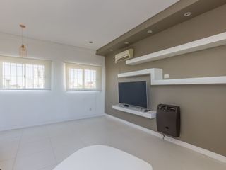 DEPARTAMENTO VENTA 2 AMB VILLA REAL REFACCIONADO