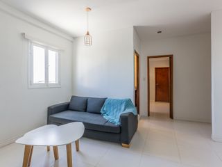 DEPARTAMENTO VENTA 2 AMB VILLA REAL REFACCIONADO