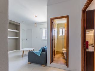 DEPARTAMENTO VENTA 2 AMB VILLA REAL REFACCIONADO
