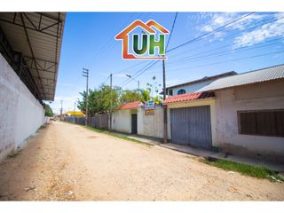 Foto 5 de 00526 - VENTA CASA YARINACOCHA - AMPLIO TERRENO - AT 1,220 M2