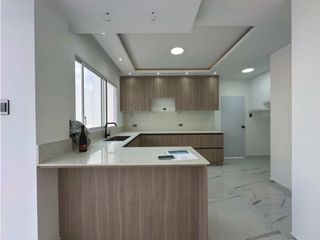 Foto 15 de CASAS EN VENTA EN URBANIZACIÓN PRIVADA LA ROMANA SUR DE MANTA