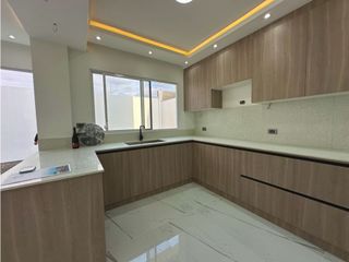 Foto 17 de CASAS EN VENTA EN URBANIZACIÓN PRIVADA LA ROMANA SUR DE MANTA