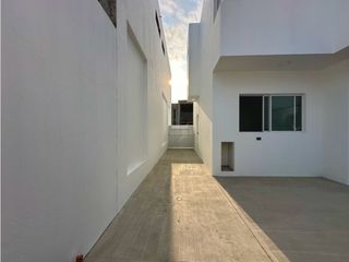Foto 7 de CASAS EN VENTA EN URBANIZACIÓN PRIVADA LA ROMANA SUR DE MANTA