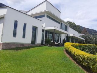 Foto 1 de CASA CAMPESTRE CON VISTA ABIERTA A LA CIUDAD, LAS PALMAS, MEDELLIN