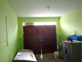 Foto 9 de 🌟 ¡OPORTUNIDAD ÚNICA! 🌟

🏠 Casa encantadora de un solo piso esperando por ti en San Juan de Miraflores. Con una ubicación privilegiada en Los Jazmin