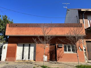 Casa a la venta en Virreyes / Oportunidad / Zona comercial