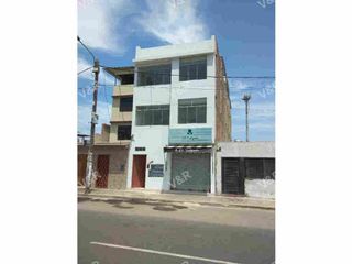 Foto 1 de Alquiler mini departamento en 3 piso vista, acepta para negocio, a la Av. Víctor Larco, frente a la comisaria de BBAA