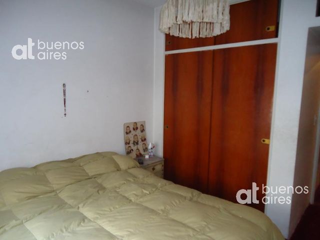 Balbastro al 1300, entre Cachimayo y Emilio Mitre. Casa en venta, única por su estilo!