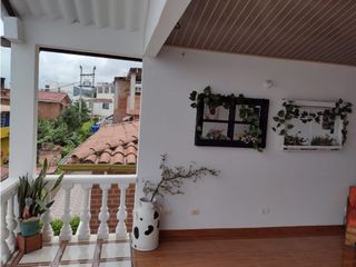 Foto 5 de Venta de Casa de 190 m2 en 650 mill neg, en Mesitas del Colegio cund.