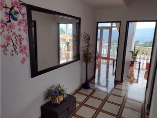Foto 4 de Venta de Casa de 190 m2 en 650 mill neg, en Mesitas del Colegio cund.