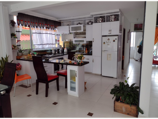 Foto 1 de Venta de Casa de 190 m2 en 650 mill neg, en Mesitas del Colegio cund.