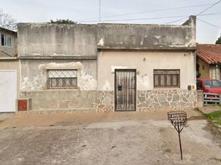 Foto 1 de Casa en venta en Llavallol