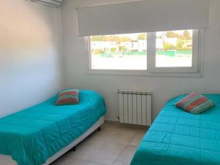 Foto 2 de Casa  AMOBLADA en  Lagoon Pilar