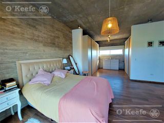 Impecable Casa en venta y en alquiler de Cuatro Dormitorios con Piscina en Pueblos del Plata, Barrio Magallanes