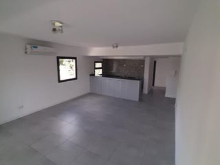 Departamento en venta - 2 Dormitorios 1 Baño - Cochera - 85Mts2 - Miramar
