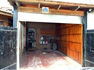 Casa en venta - 5 Dormitorios 2 Baños 1 Cochera - 300Mts2 - Ringuelet [FINANCIADA]