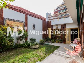 Venta casa con cochera y jardín en Parque Avellaneda
