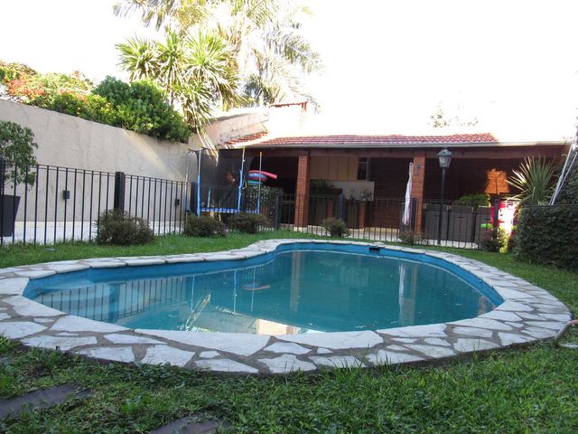 PH de 4 ambientes con pileta y parrilla en  Villa Pueyrredón
