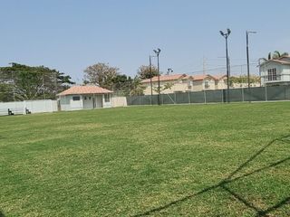 Foto 36 de Elegante casa a estrenar en Casalaguna/entrega inmediata/ cerca de Riocentro Dorado