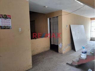 Foto 10 de GRAN OPORTUNIDAD EN PUENTE PIEDRA!

Se vende Casa a precio de terreno
Hermosa Casa de 219 m² Terreno - Parametro 4 Pisos - Cerca Ovalo Zapallal
Ub
