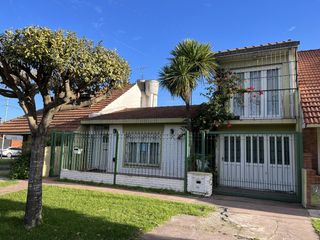 Venta permuta  casa  Barrio San Cayetano Mar del Plata.