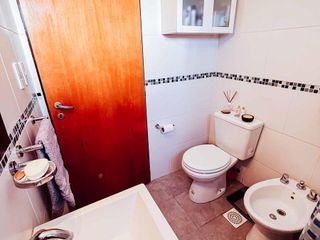 Casa en venta - 2 dormitorios 2 baños - cochera - 160mts2 - Villa Elisa, La Plata