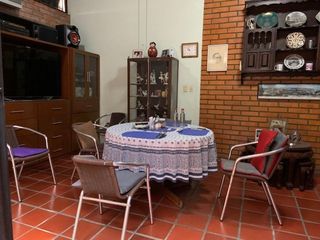 Foto 5 de ESQUINERA BIEN UBICADA